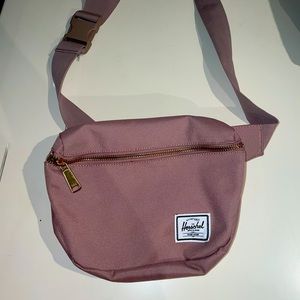 Herschel side bag in good condition.